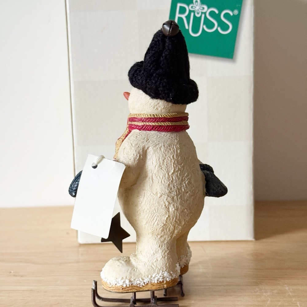 Russ Berrie Sno-Day Memories Hand Painted Figure Sno-One Skates Like U Boxed - Picture 3 of 7